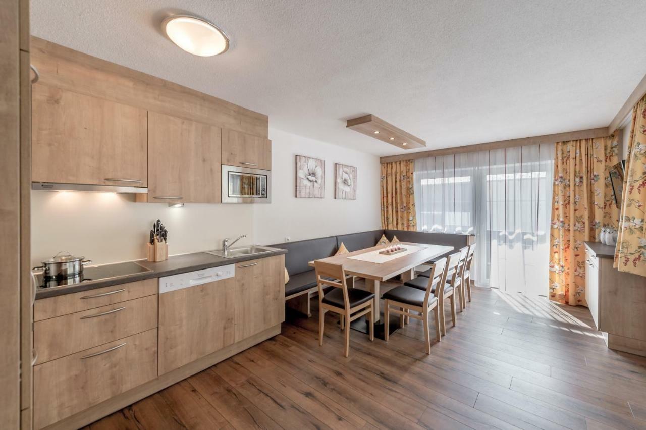 Ferienhaus Apart Sonnzeit Sölden Esterno foto